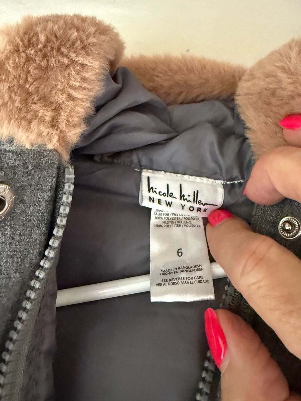 Nicole Miller New York Girls Gray Puffer Vest with Faux Fur Hood Size 6 - Picture 5 of 5